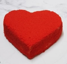 4-5 Kişilik Yaş Pasta - Kırmızı Kalp ve Nemli Lezzet